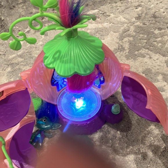 TROLLS Poppy’s coronation pod toy - Picture 8 of 9